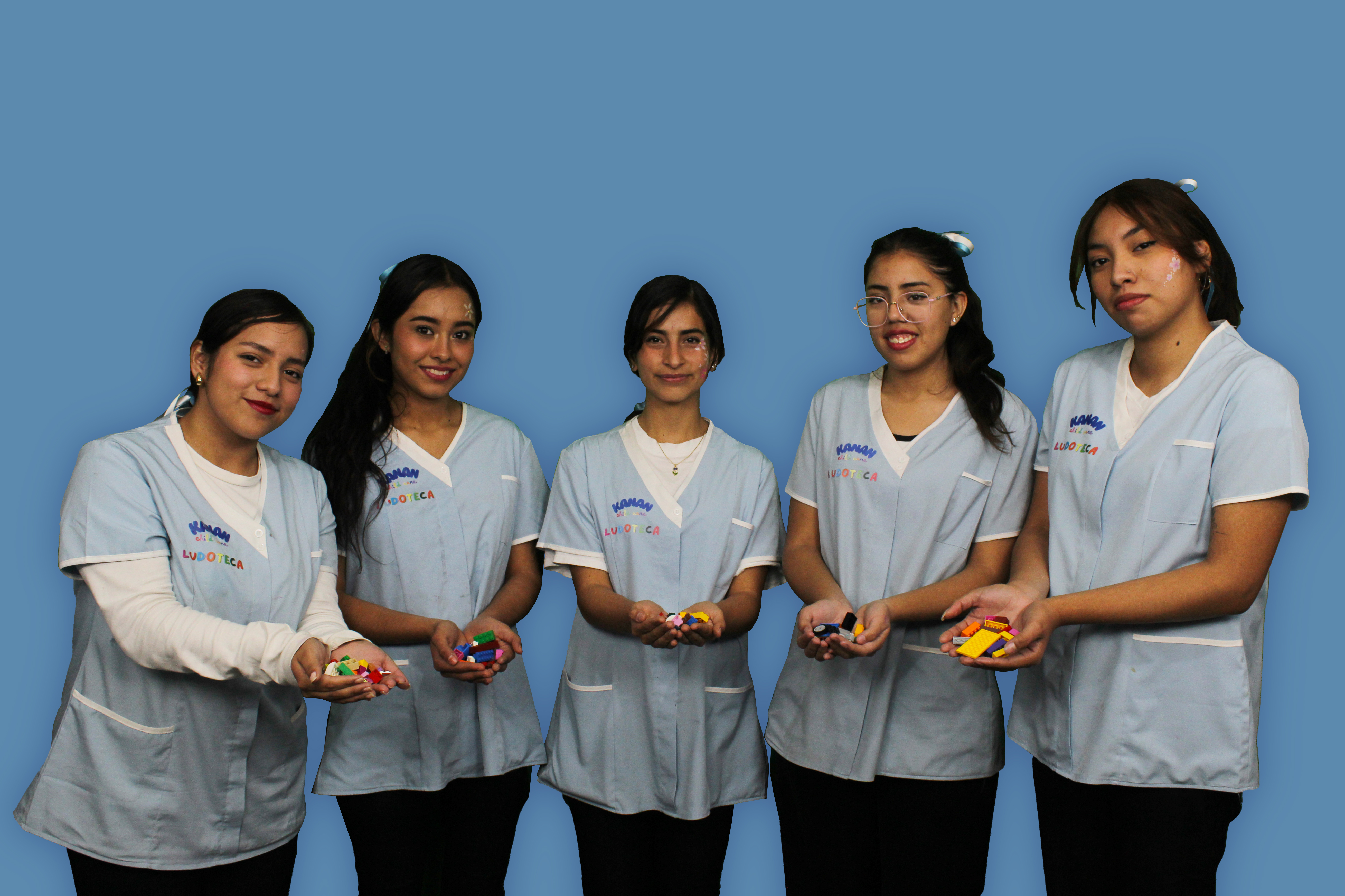 Zona de juegos y aprendizaje en la ludoteca móvil